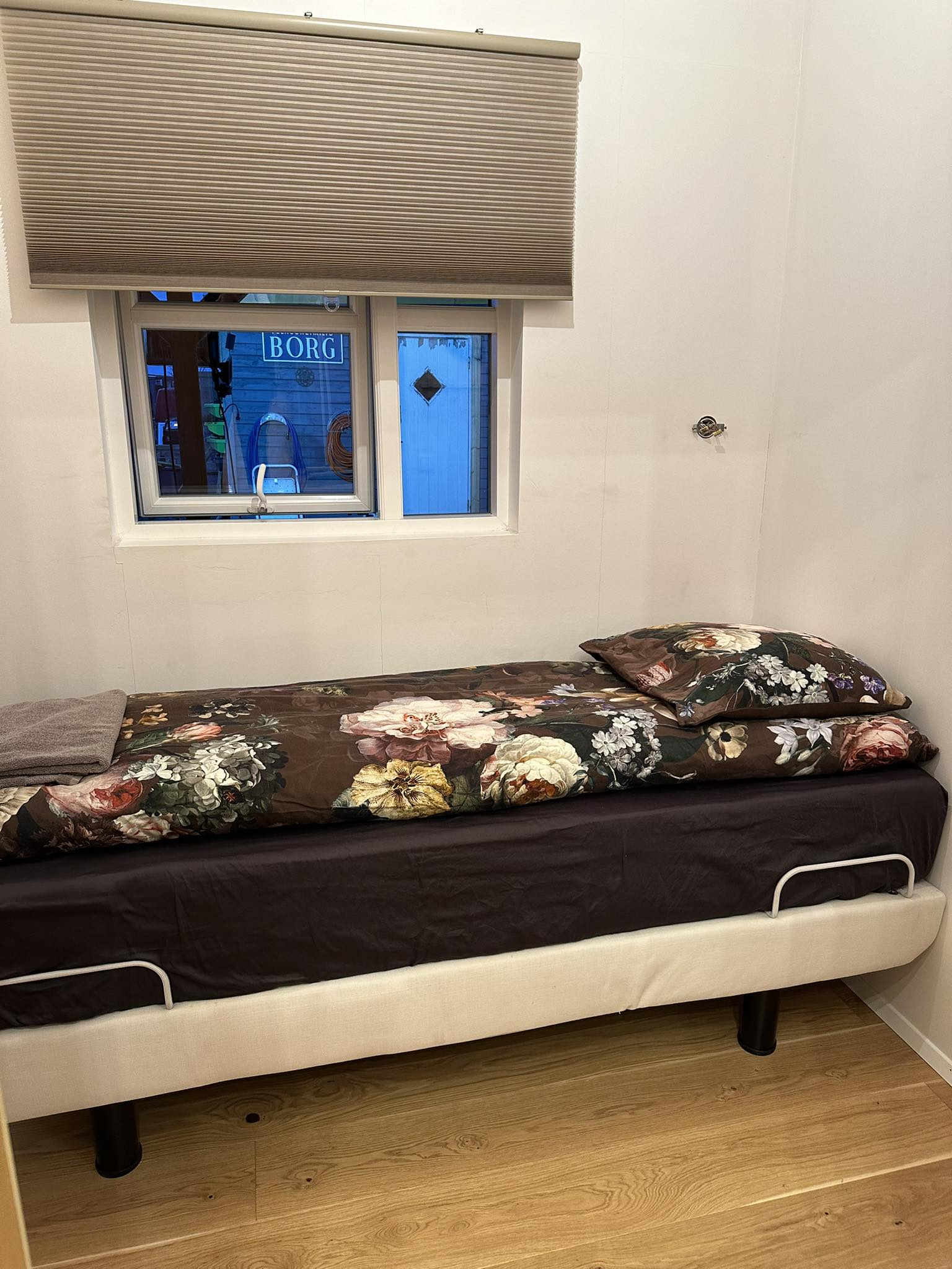 Camera da letto 3 con letto singolo rialzato 90 x 200 cm