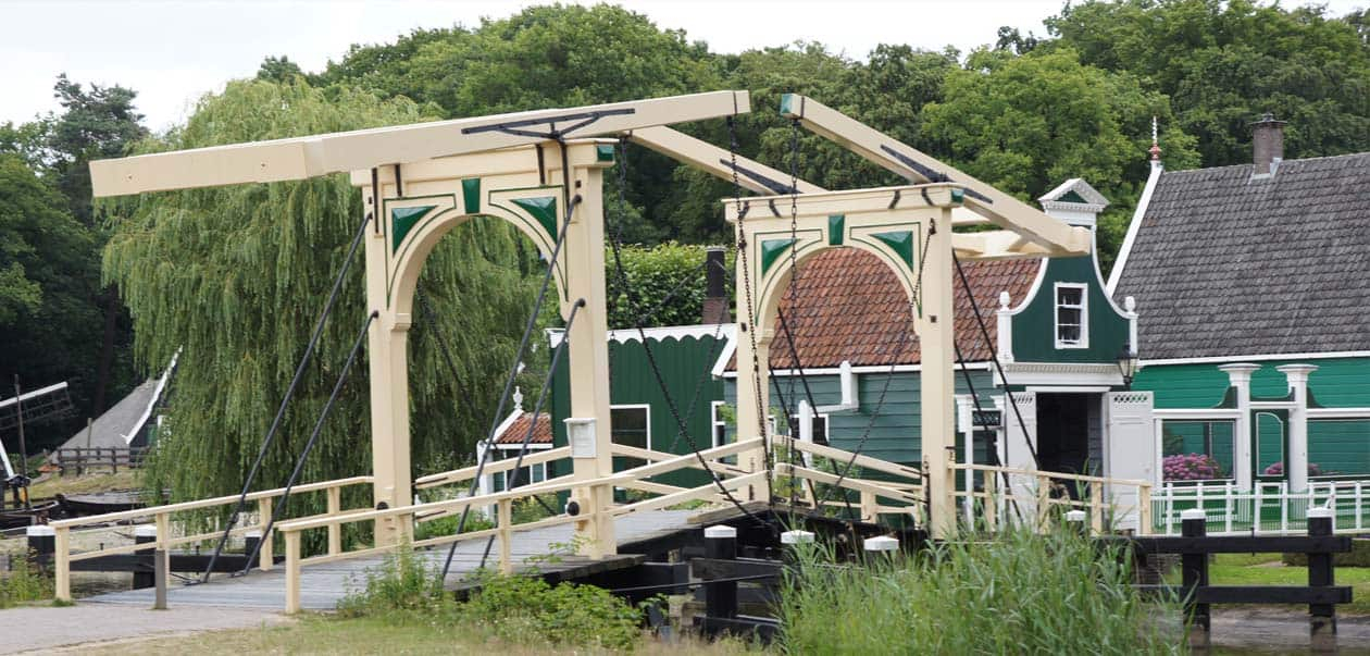 Museo holandés al aire libre, ubicado en Arnhem-Norte. Hermosos paisajes, fácil de caminar, da una v ...