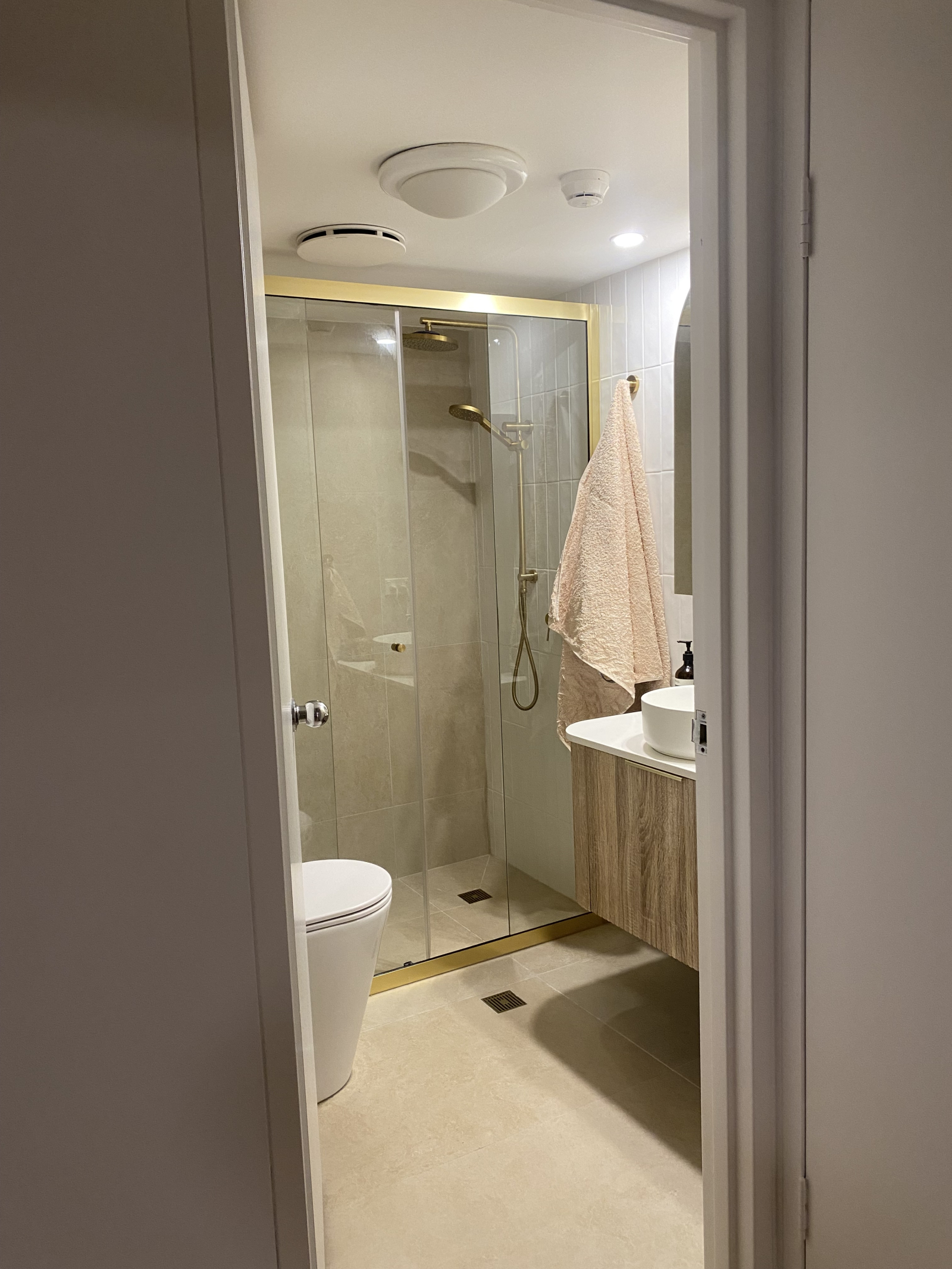 A stone’s throw to Sydney Harbour, great beaches, Sydney CBD and all it has to offer.