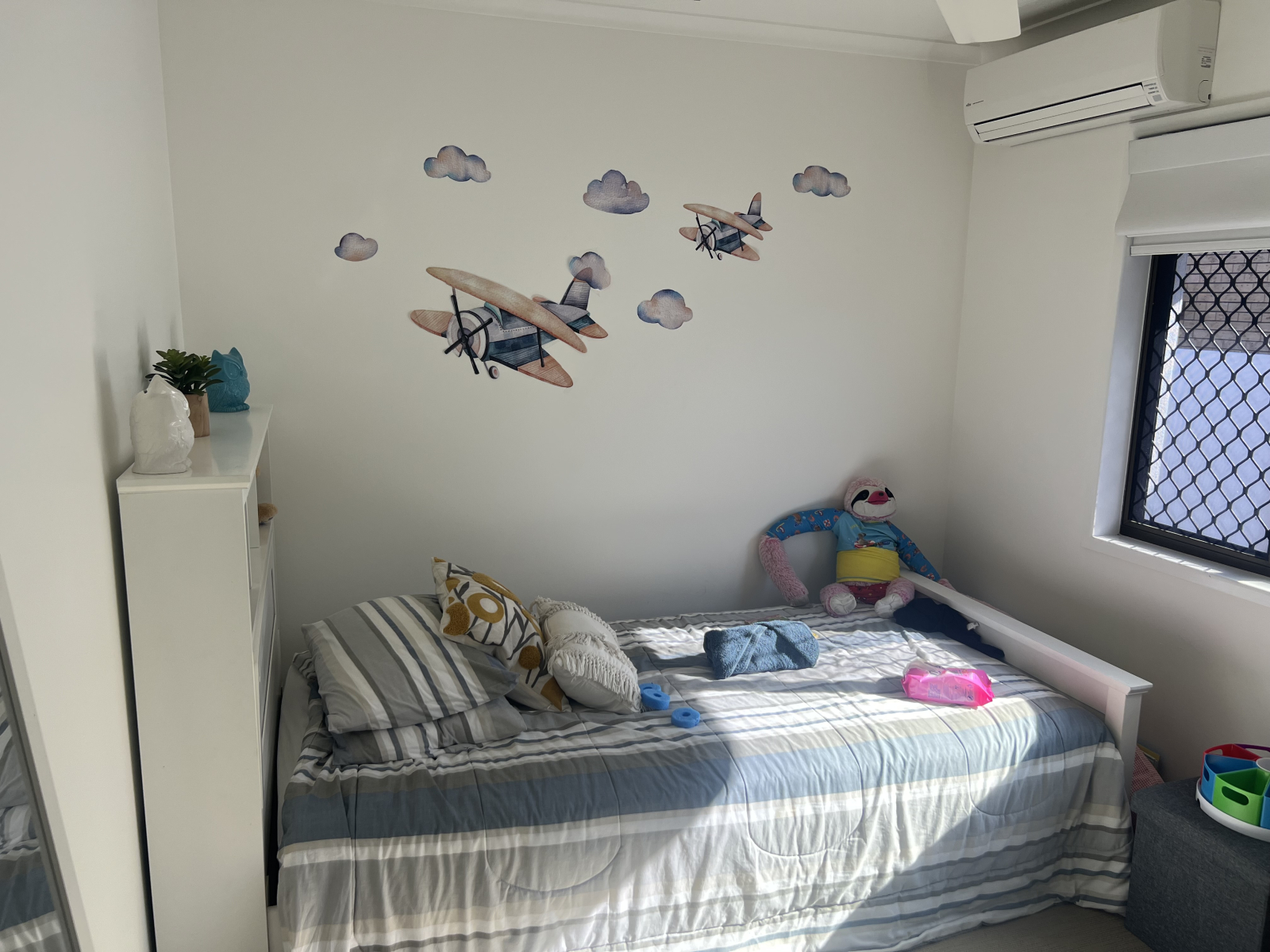 Grandkids room with pull out bed underneath.