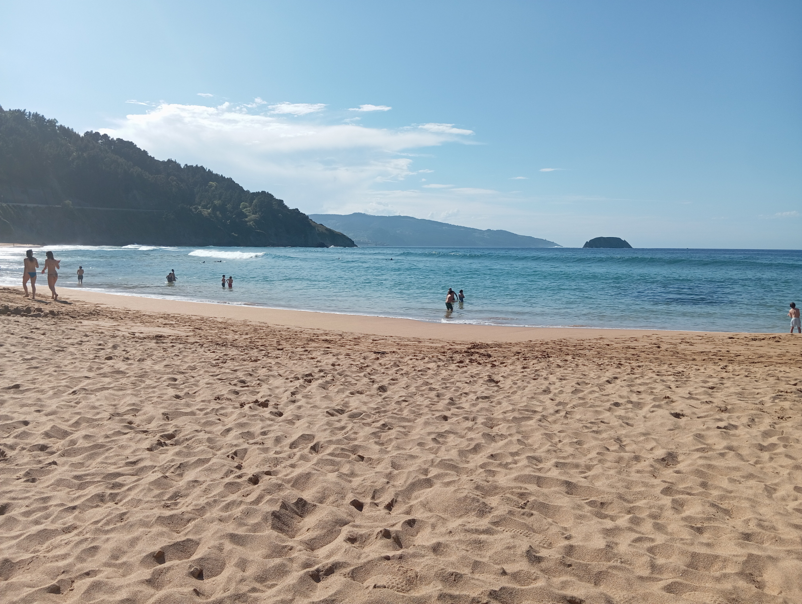 Der Strand von Laga mit Blick auf Bermeo