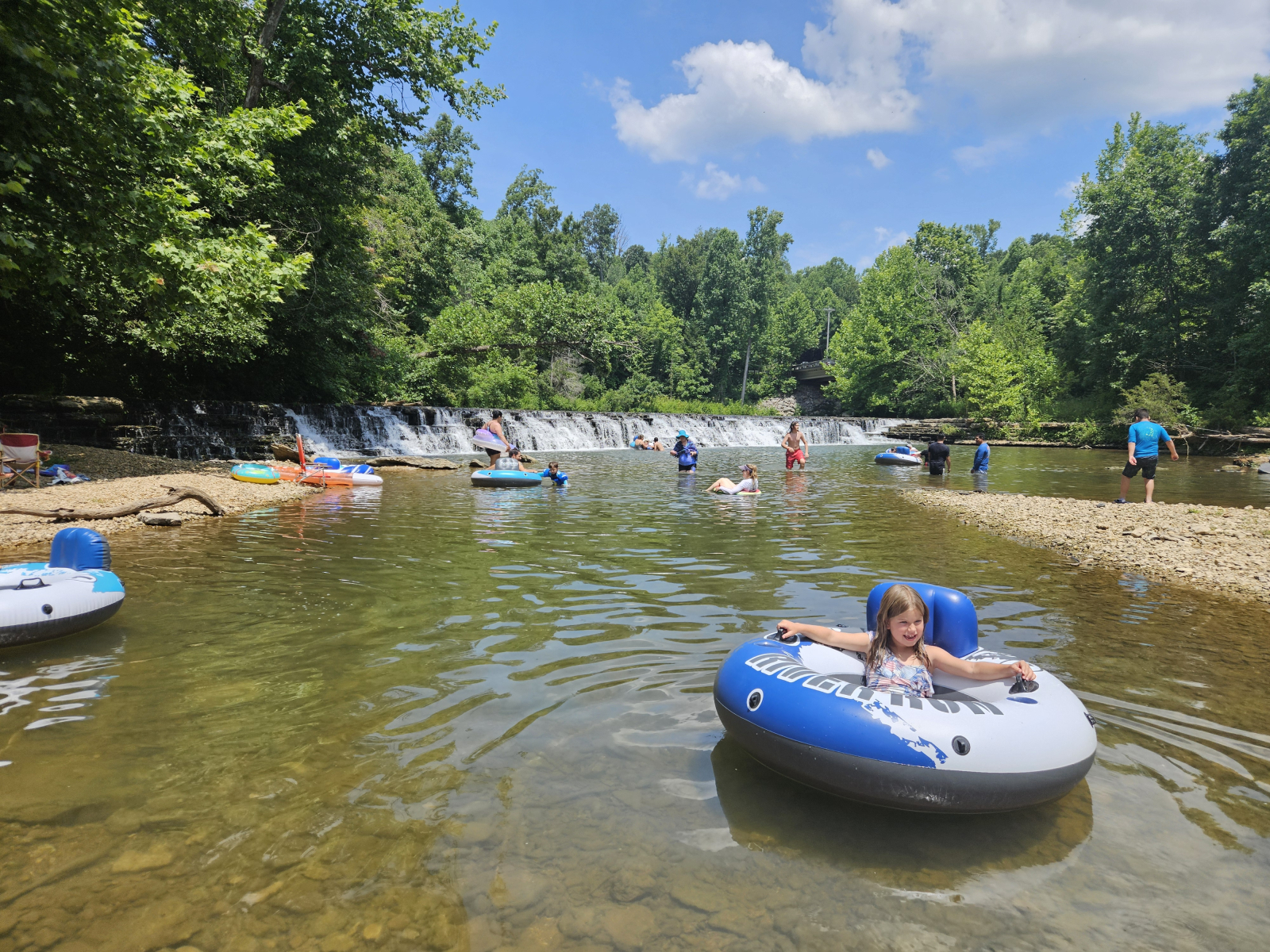 Waterloo est une zone naturelle privée avec deux cascades et des trous de baignade. C’est absolument ...