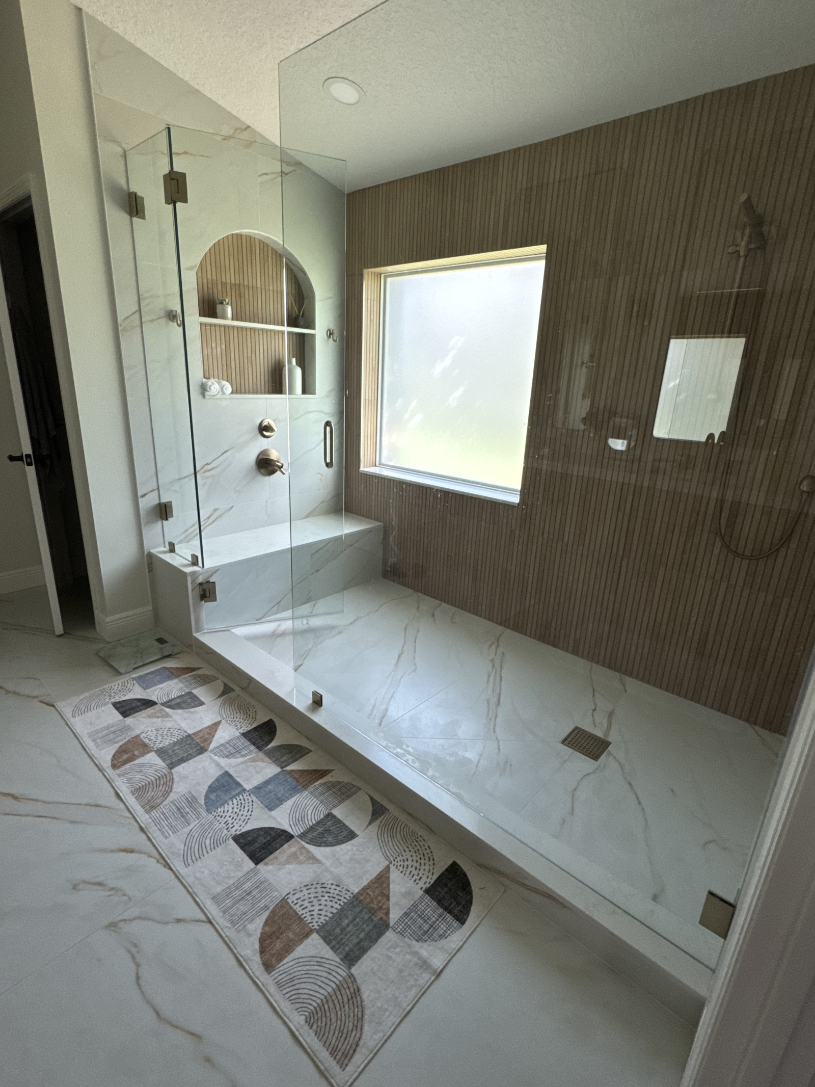 Nieuw gerenoveerde master badkamer