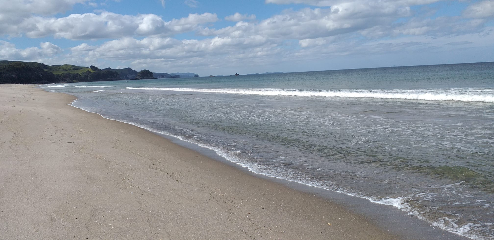 Well equipped holiday home with amazing privacy and seaviews.