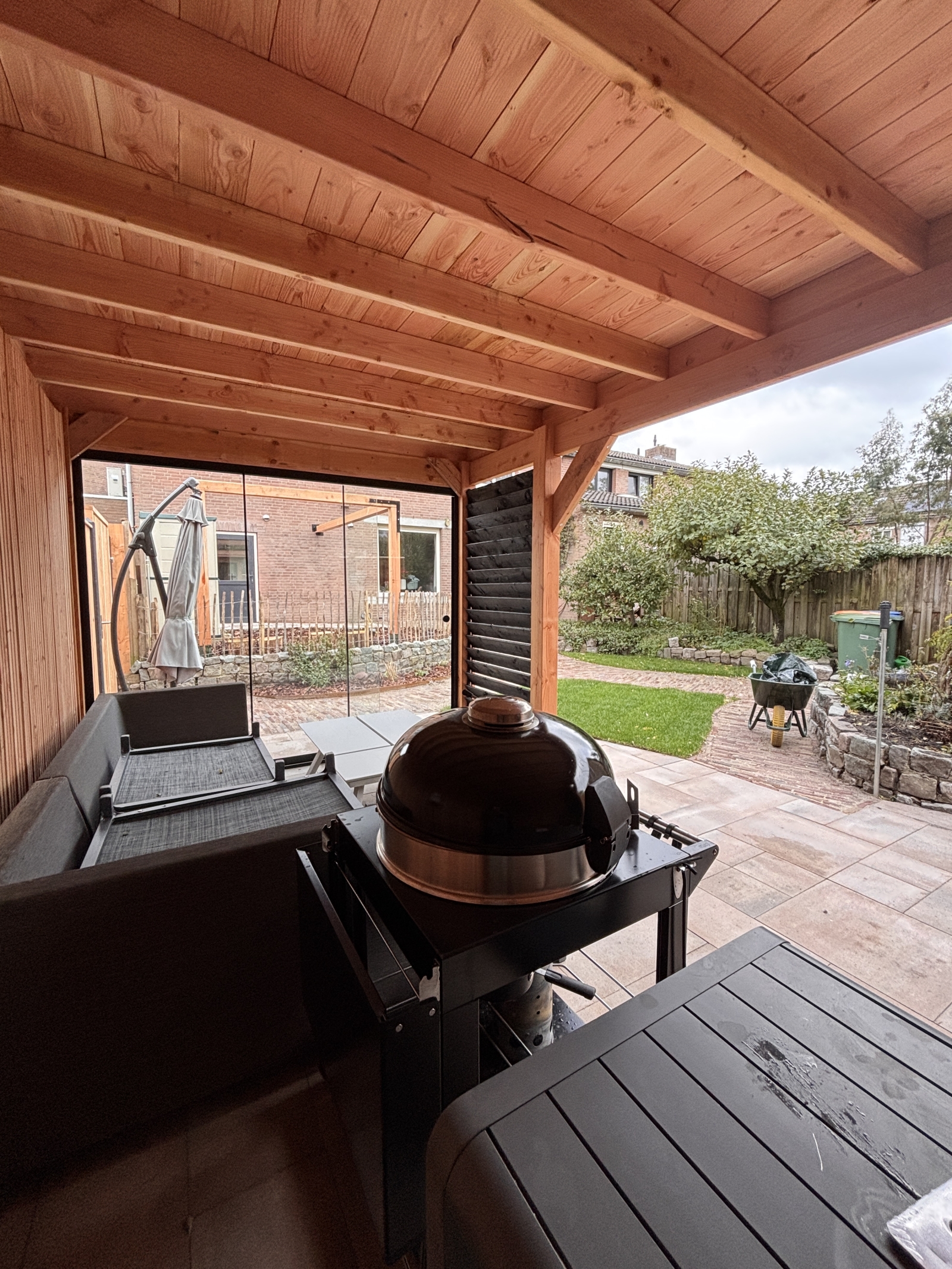 Lounge area and BBQ