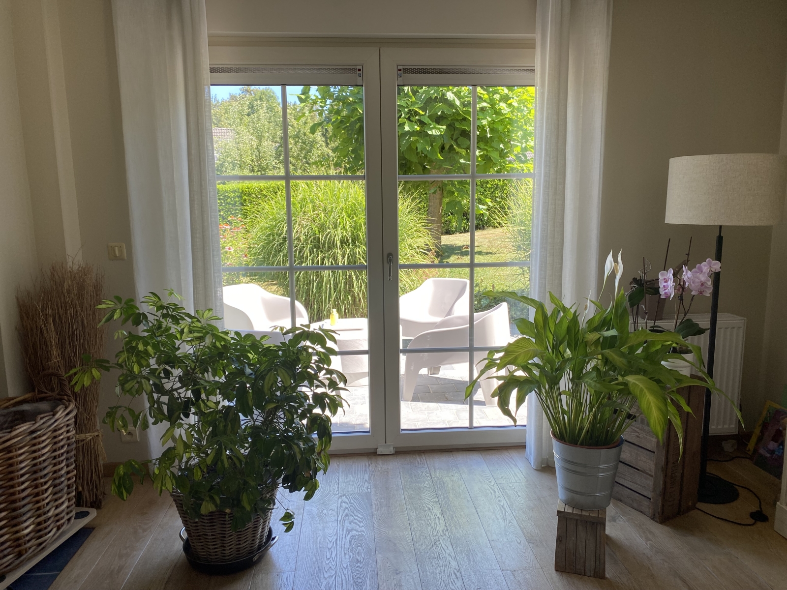 Casa a 4 facciate non lontano dai negozi in una zona tranquilla
