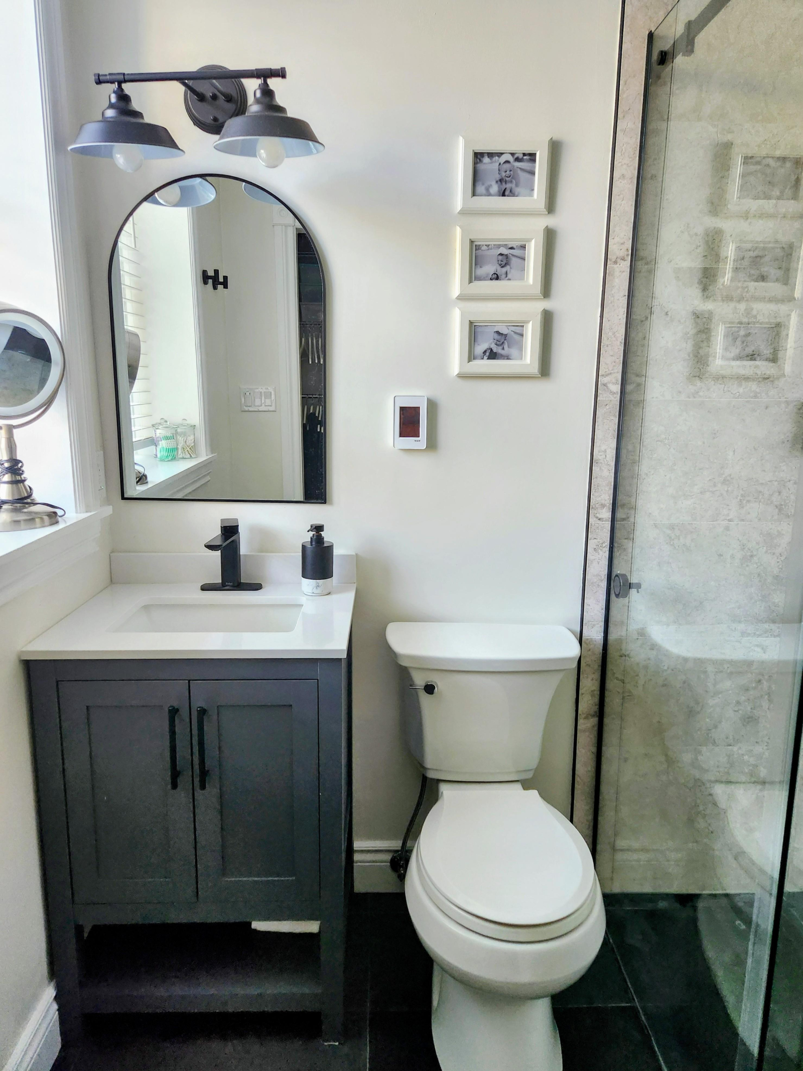 Eigenes Hauptbadezimmer mit begehbarer Dusche aus Schiefer und Marmor und Fußbodenheizung