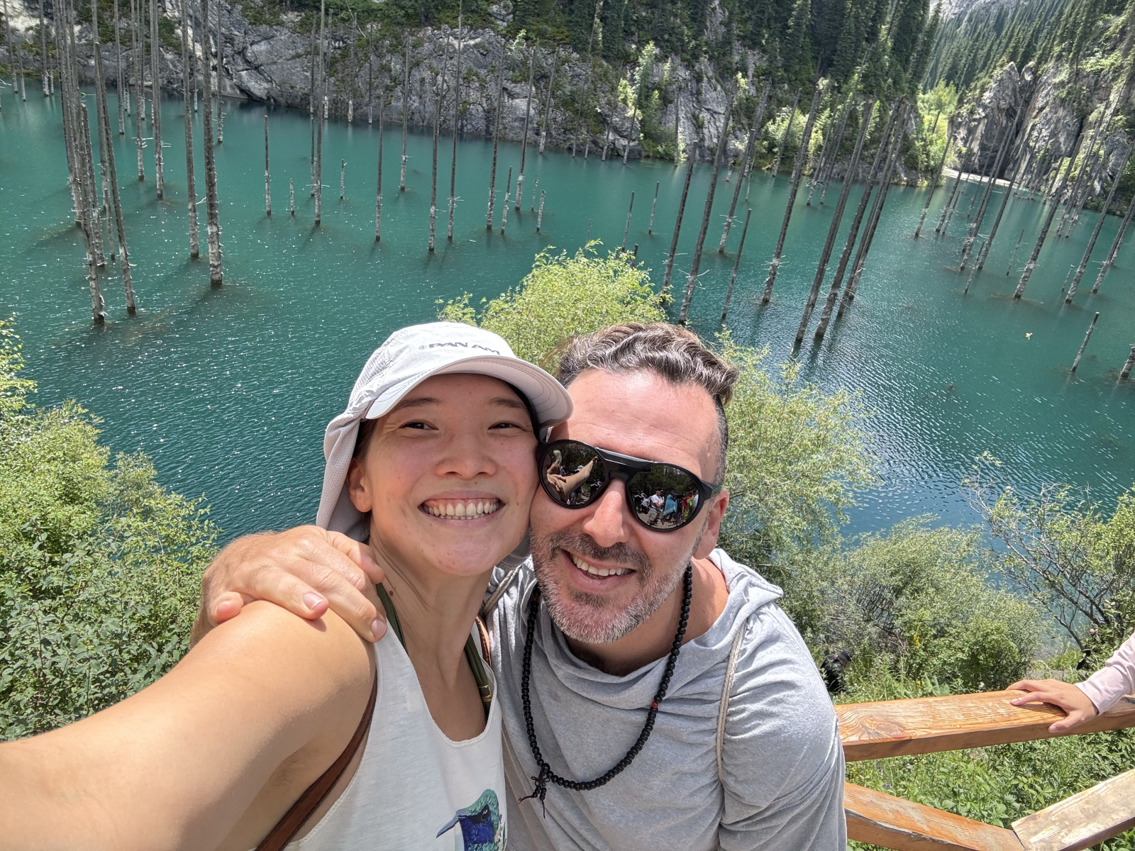 Visitando mi casa en Kazajistán, en el lago Kayndi. 🏔️