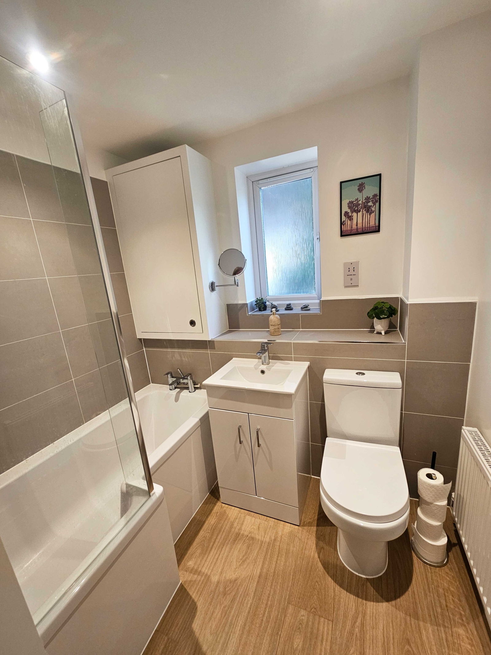 Apartamento confortável de um quarto com pátio no leste de Londres, próximo a conexões de transporte (zona 2)