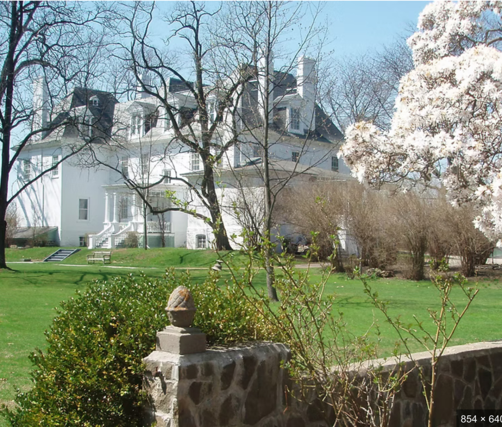 Site historique d’État de Clermont. Randonnée, visites de manoirs et tables de pique-au bord de l’Hu ...