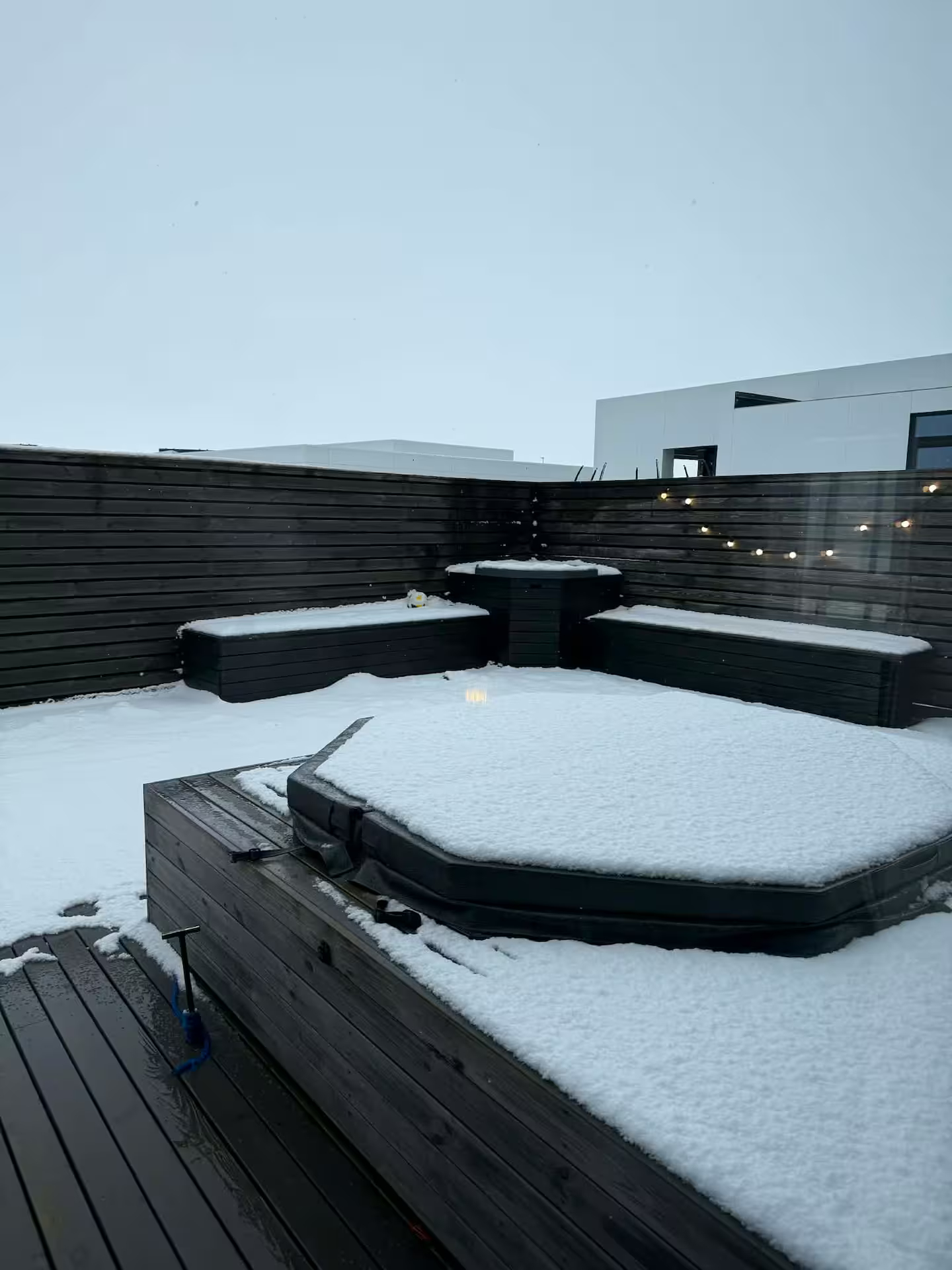 Semi-detached house 25 min from Reykjavik