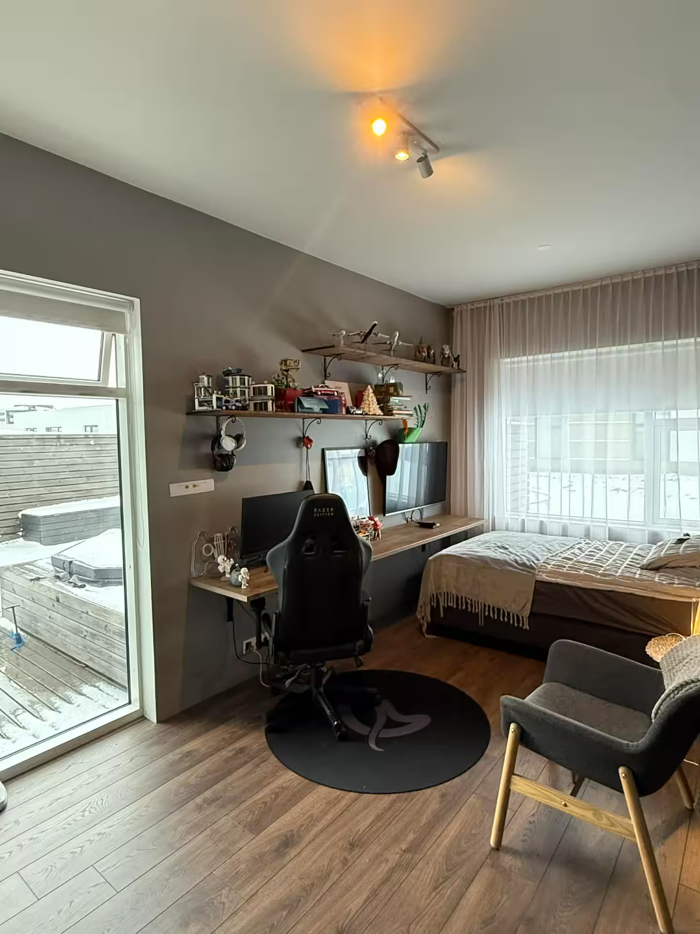 Semi-detached house 25 min from Reykjavik