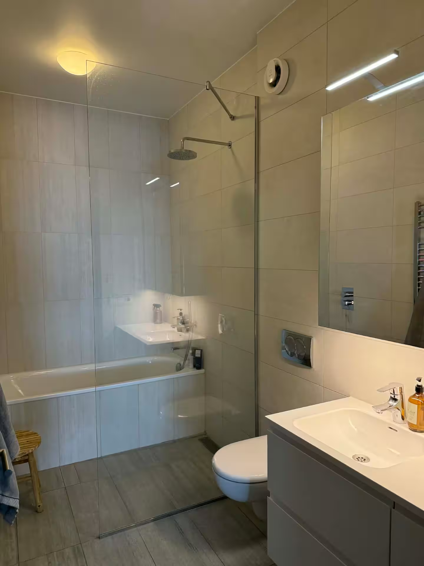 Semi-detached house 25 min from Reykjavik