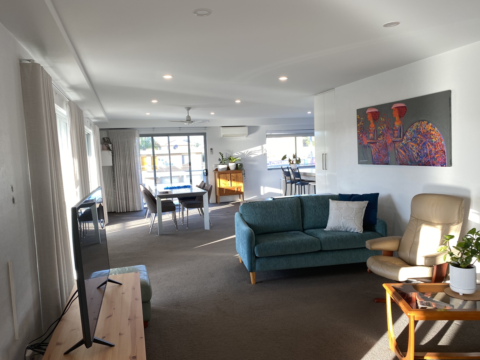 Light filled modern home by the ocean