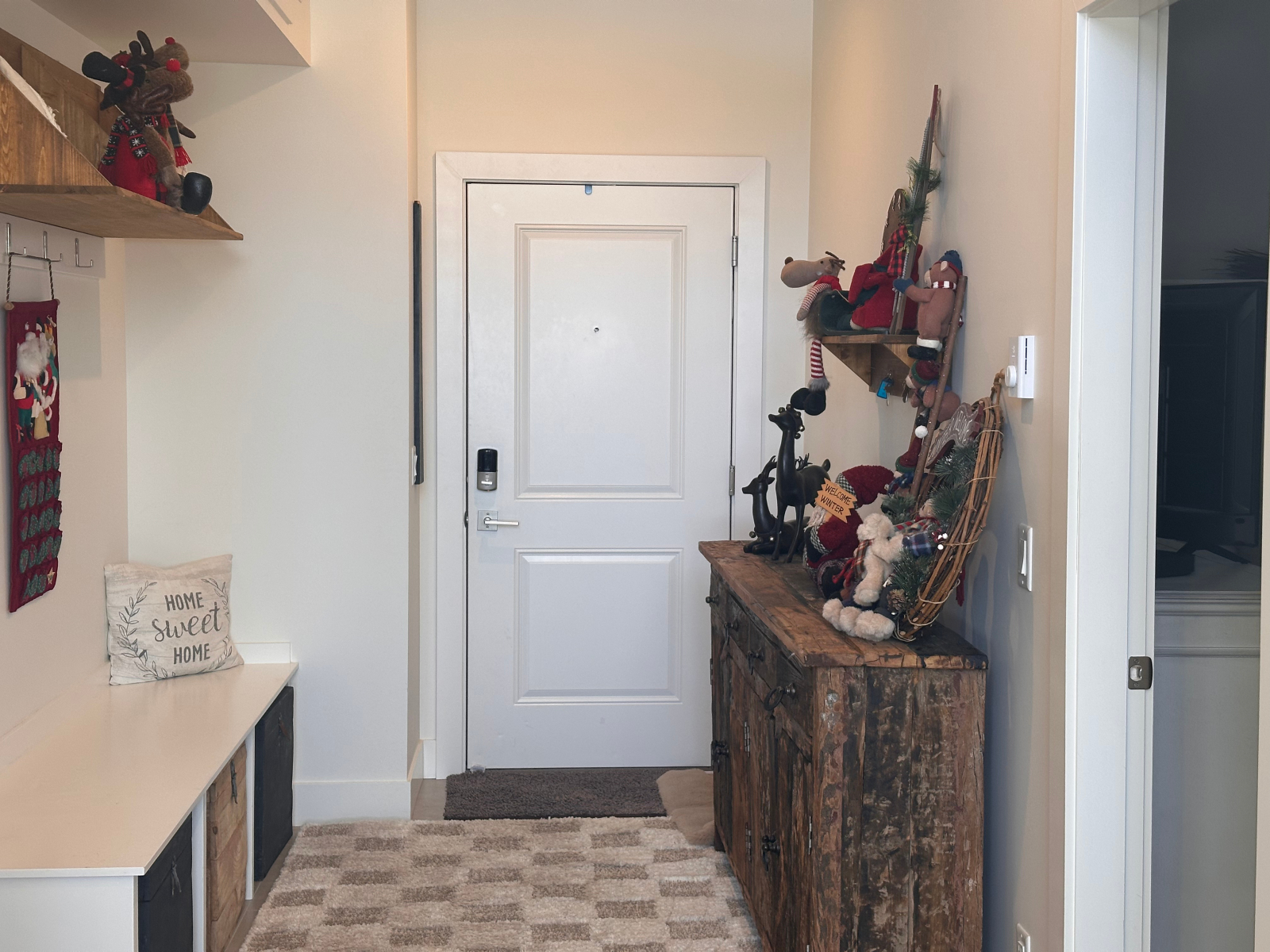 Modern & Cozy 3-Bedroom Ski Chalet | Family-Friendly Big White Getaway