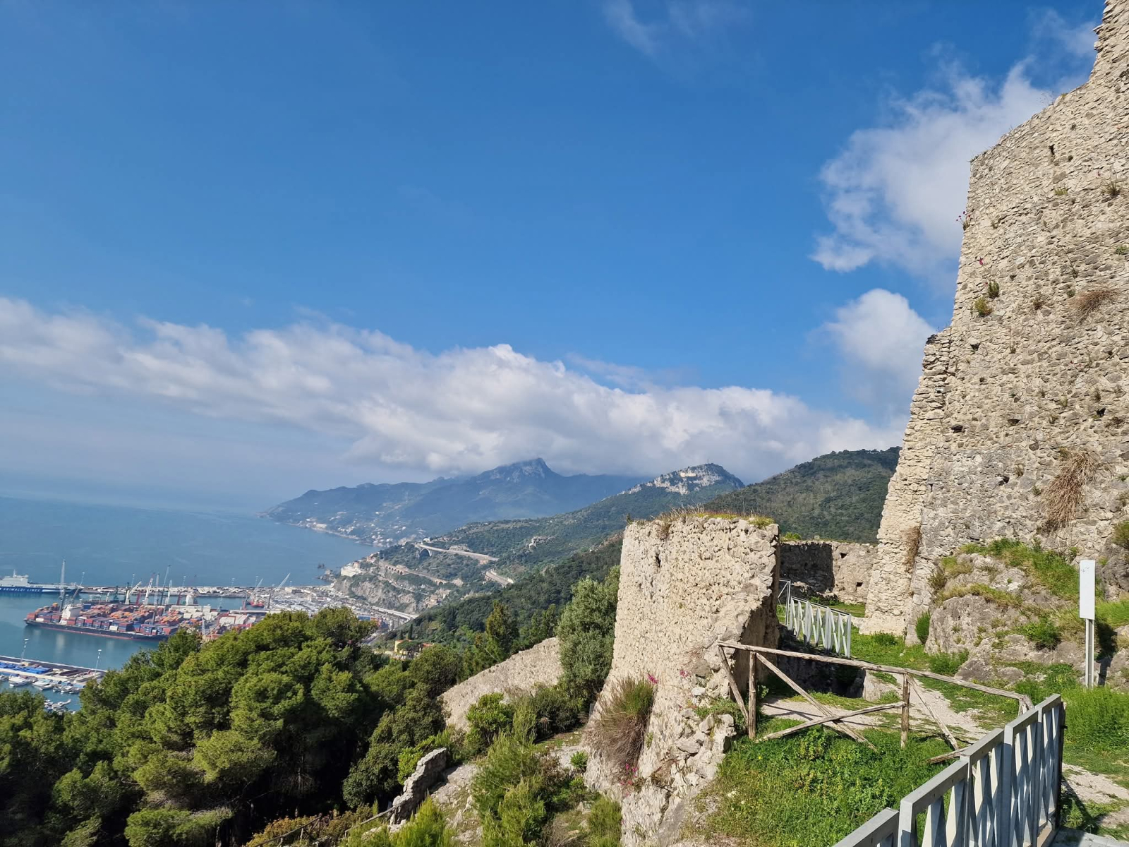 Montemare apartment between sea and mountains
