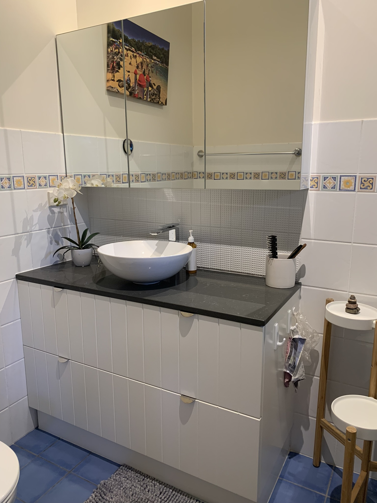 En-Suite with Mirror cabinets