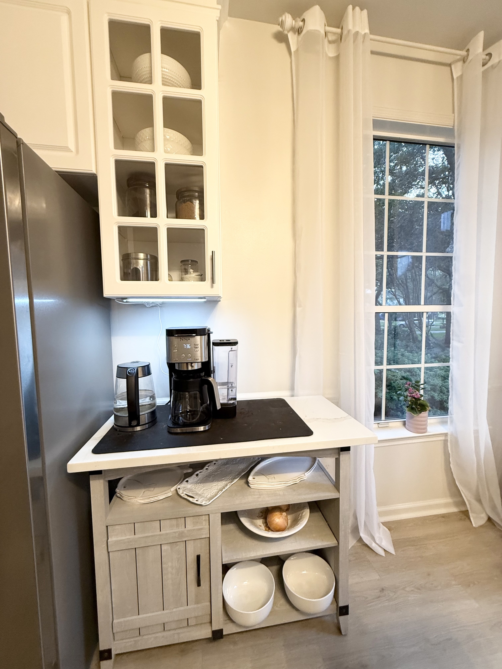 Renovated Charleston Home with Beautiful Water Views, Close to Historic Downtown & Beaches