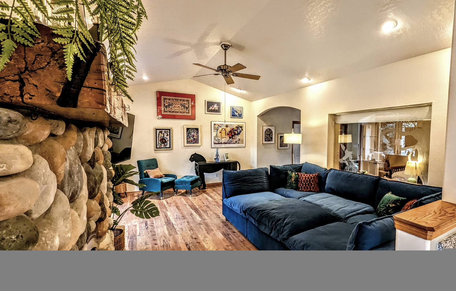 Casa lussuosa sul lungomare del Lago Coeur D Alene nel centro della città con spa, spiaggia, molo, tipi e giochi