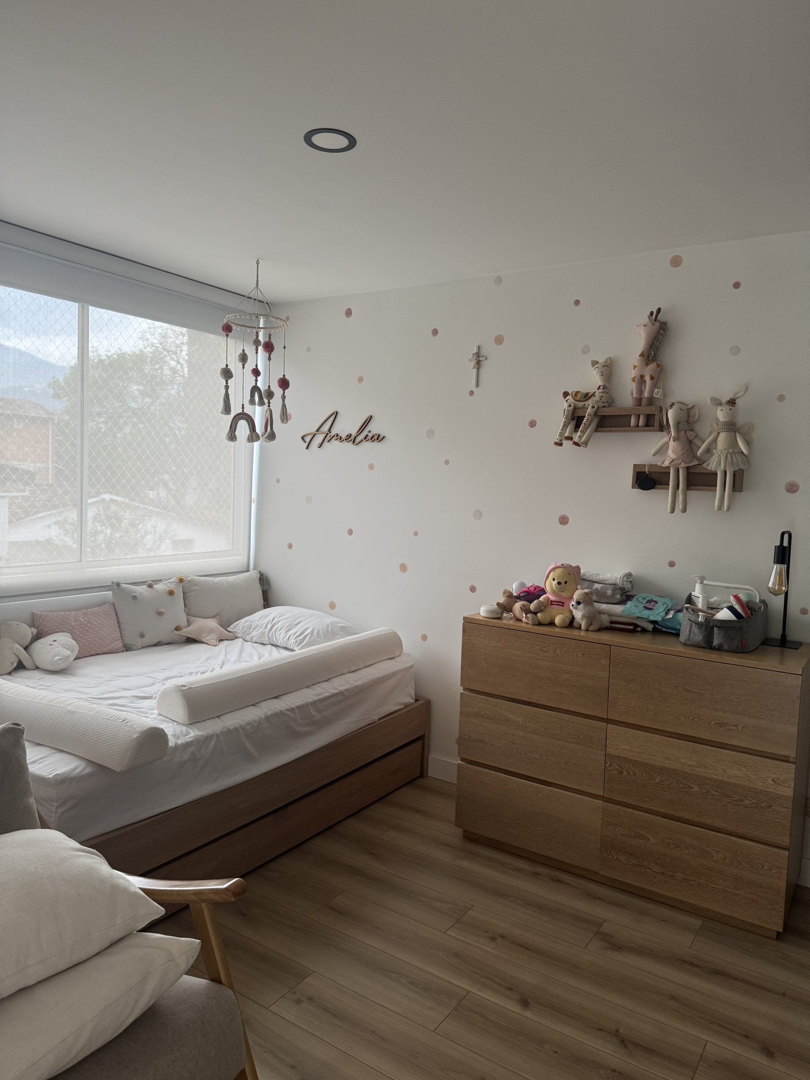 Beautiful and quiet apartment in Medellin. No noise, easy access to public and modern transport.
