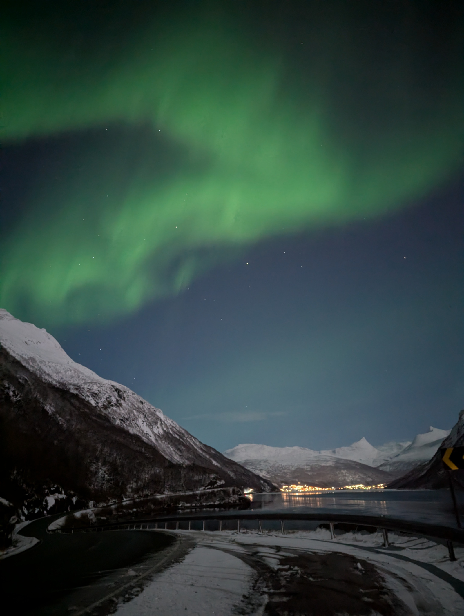 Casa de família norueguesa tranquila perto da natureza, no norte da Noruega.