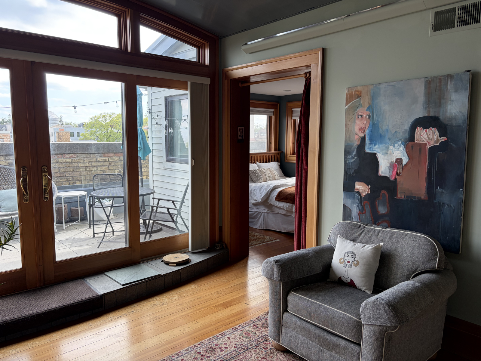 Linden Hills Penthouse Loft, Minneapolis, à beira de lagos, lojas, restaurantes
