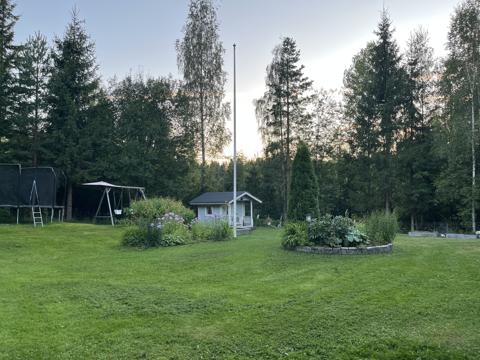 Une maison indépendante à côté de la nature et de l’eau, avec d’excellentes liaisons de transport. »