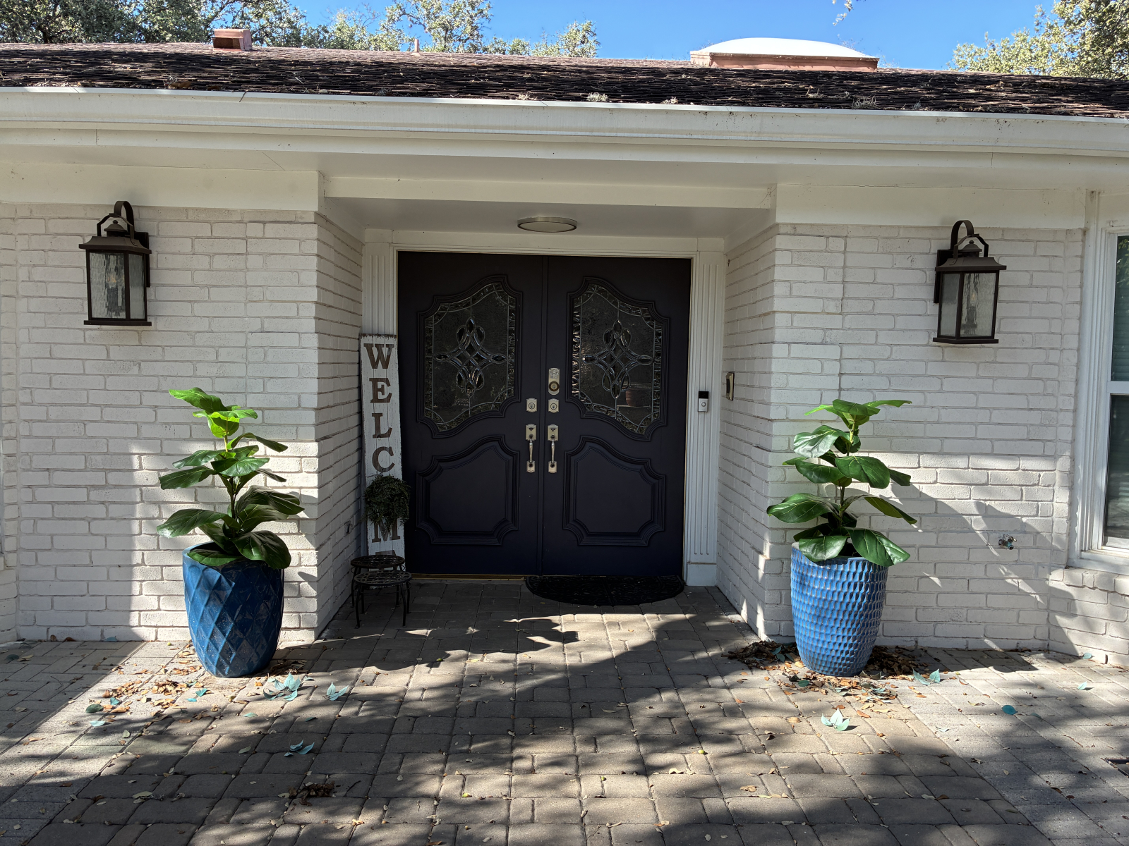 Casa familiar limpia y cómoda con piscina y parque infantil en el barrio