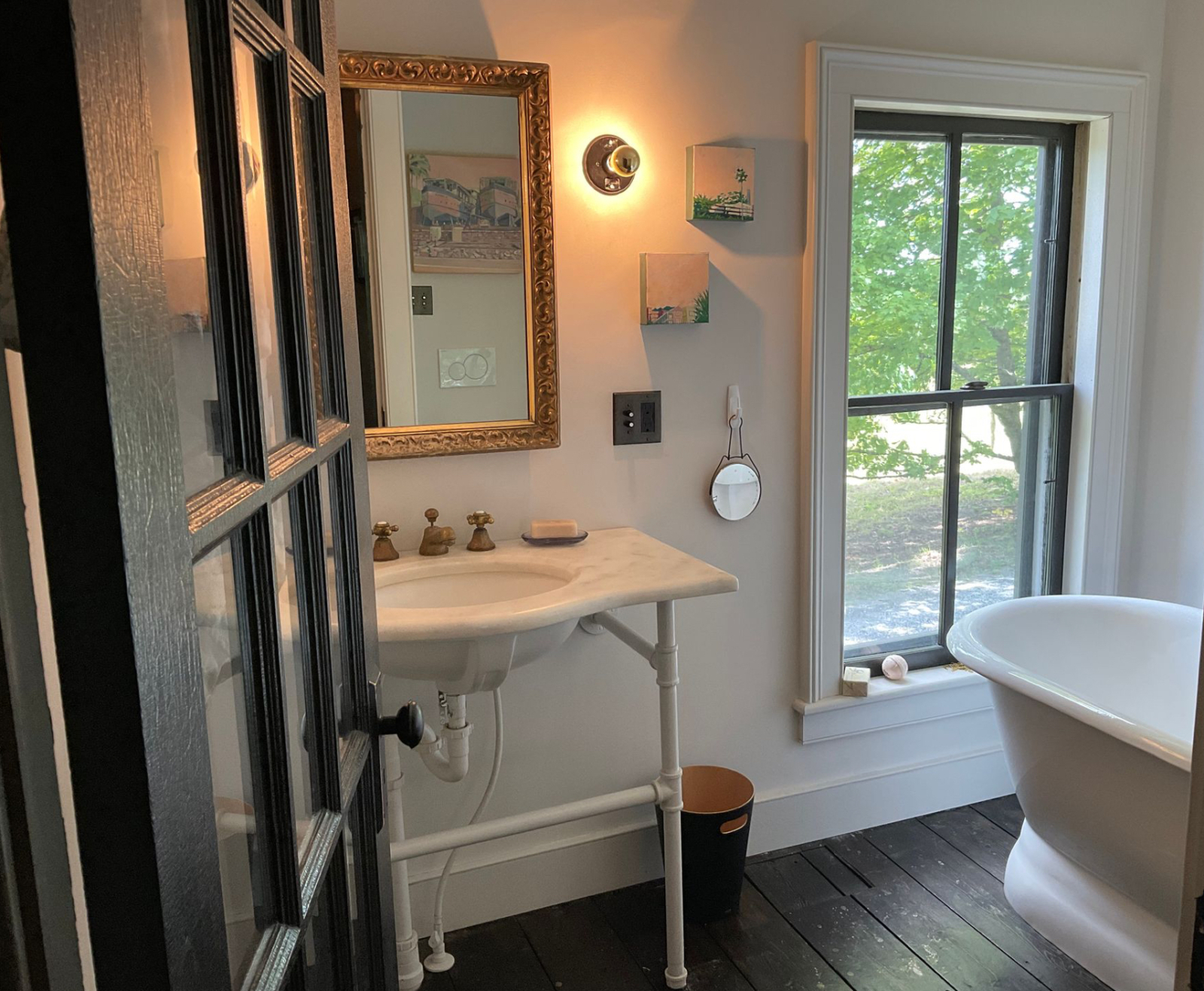 Peaceful Room & Bath in centrally located, Hudson Valley Farmhouse
