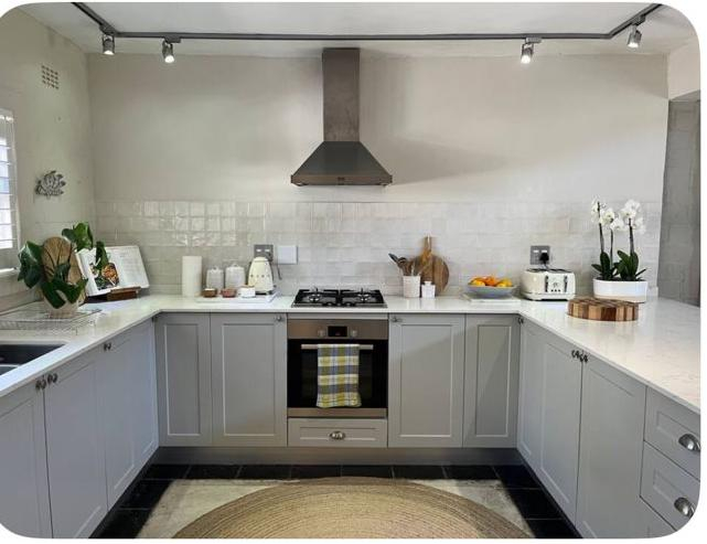 Spacious, warm family home nestled in the winelands.
