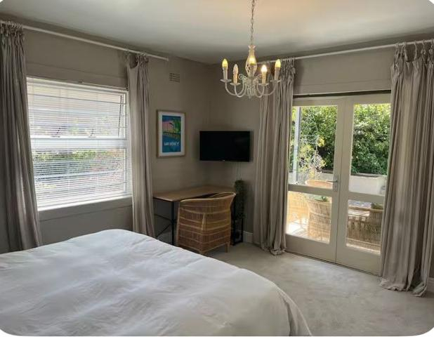 Spacious, warm family home nestled in the winelands.