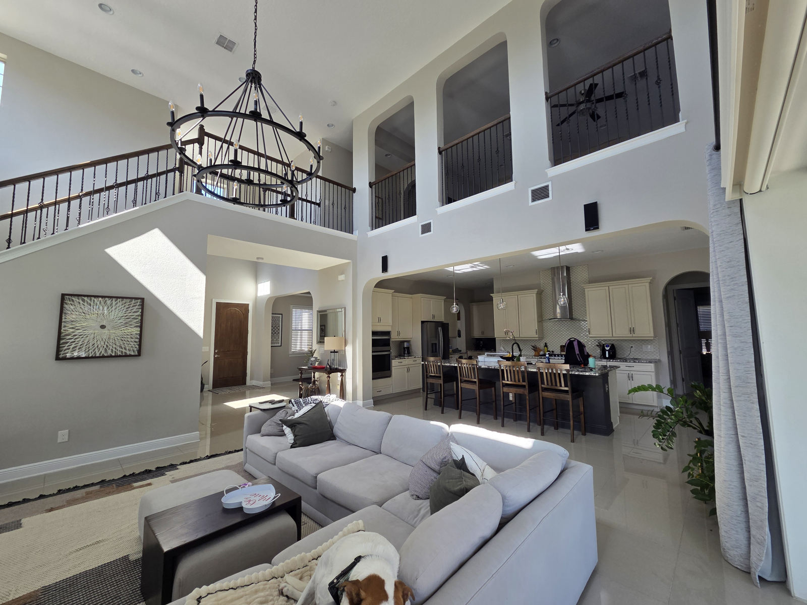5 bedroom, 5 bathroom home with a pool, 30 minutes to Disney, Universal, and Sea World