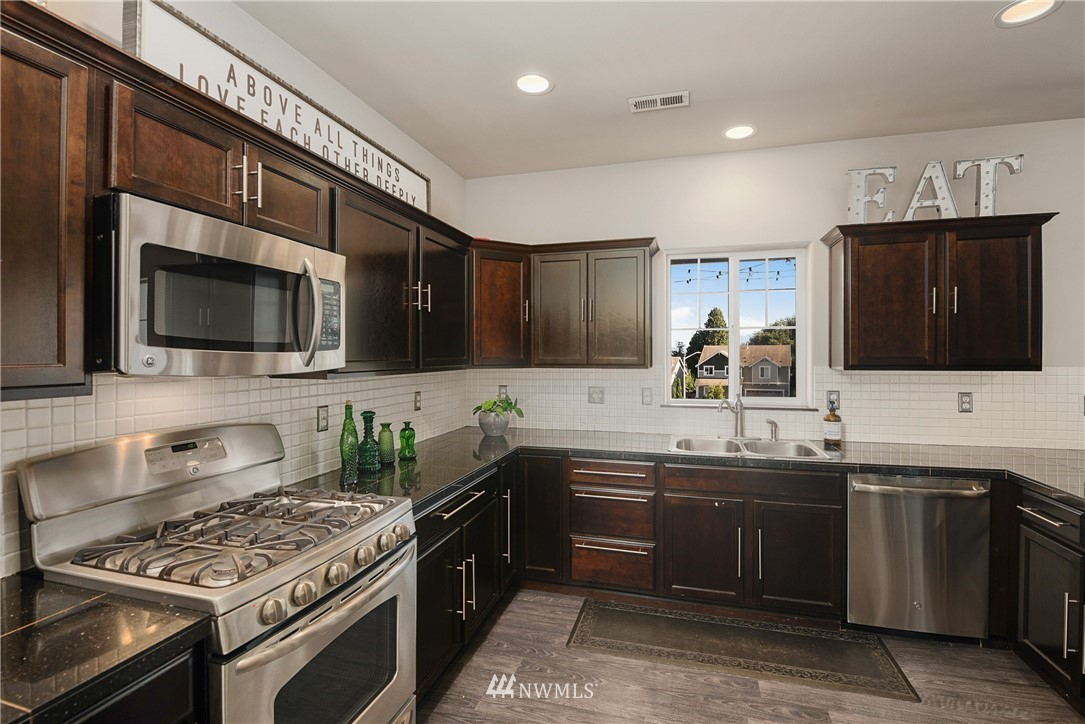 🏡 5 bedroom Pacific Northwest Base Camp — Seattle Area, Washington, USA