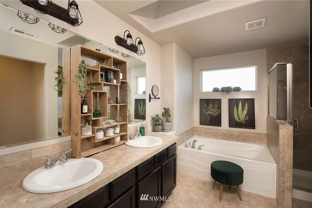 🏡 5 bedroom Pacific Northwest Base Camp — Seattle Area, Washington, USA