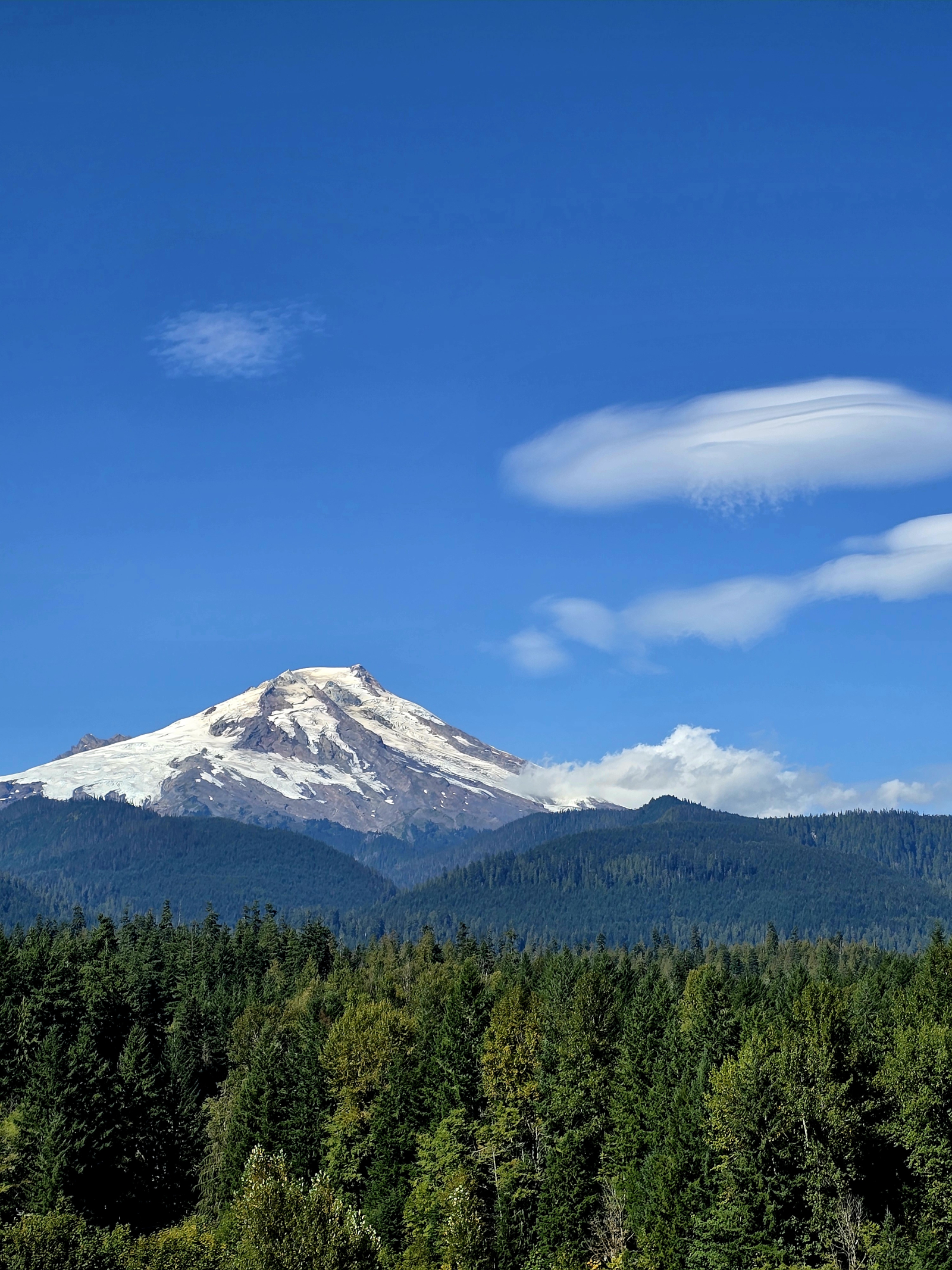 🏡 5 bedroom Pacific Northwest Base Camp — Seattle Area, Washington, USA