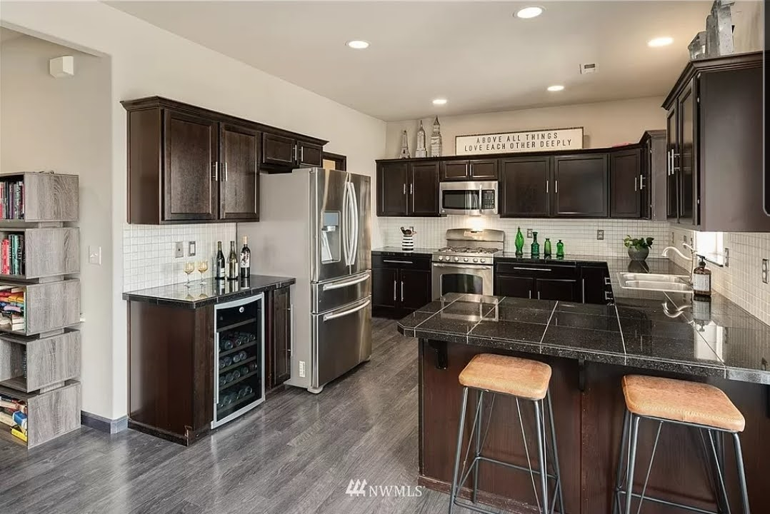 🏡 5 bedroom Pacific Northwest Base Camp — Seattle Area, Washington, USA