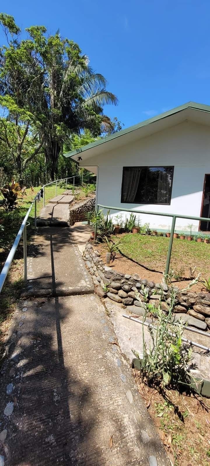 Chalé de 2 quartos, 2 banheiros