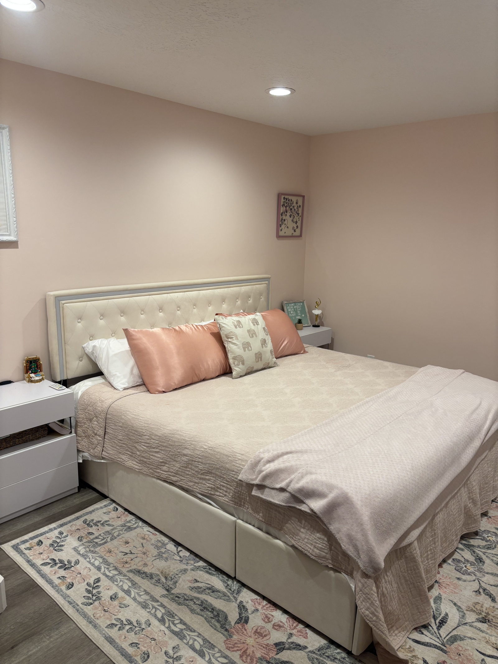 Basement King (double) bedroom.