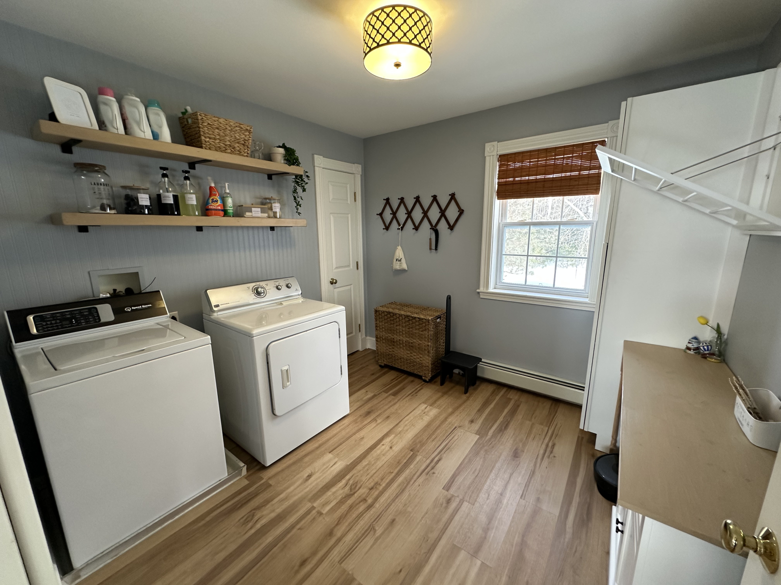 O tempo de lavanderia neste quarto de luxo é realmente agradável!