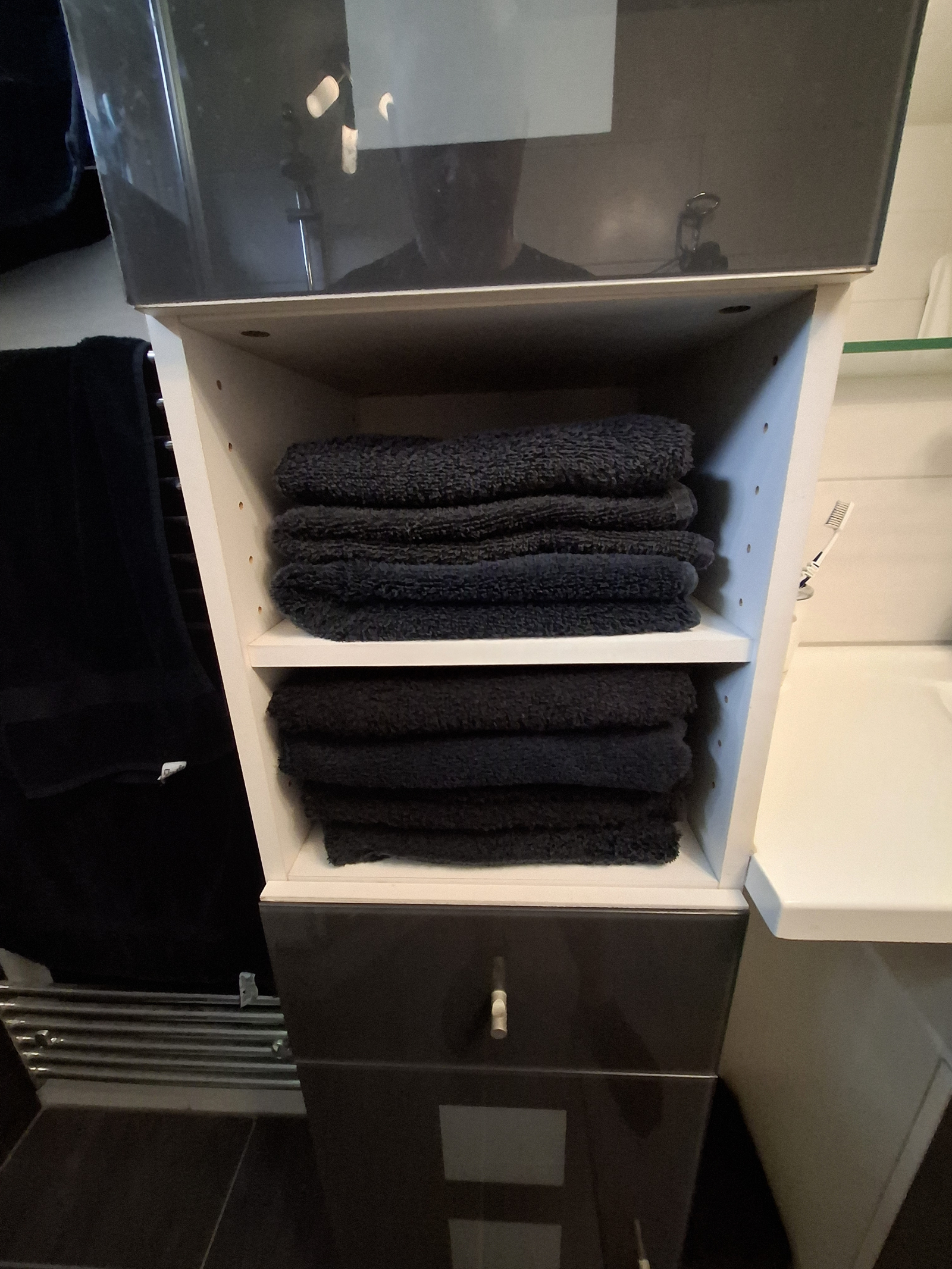 Sempre un sacco di asciugamani da usare. Lascia il tuo a casa se vuoi.