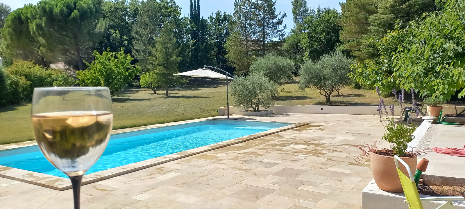 🌿 Auténtica atmósfera provenzalse Un refugio de paz en Provenza, entre Aix y Luberón
