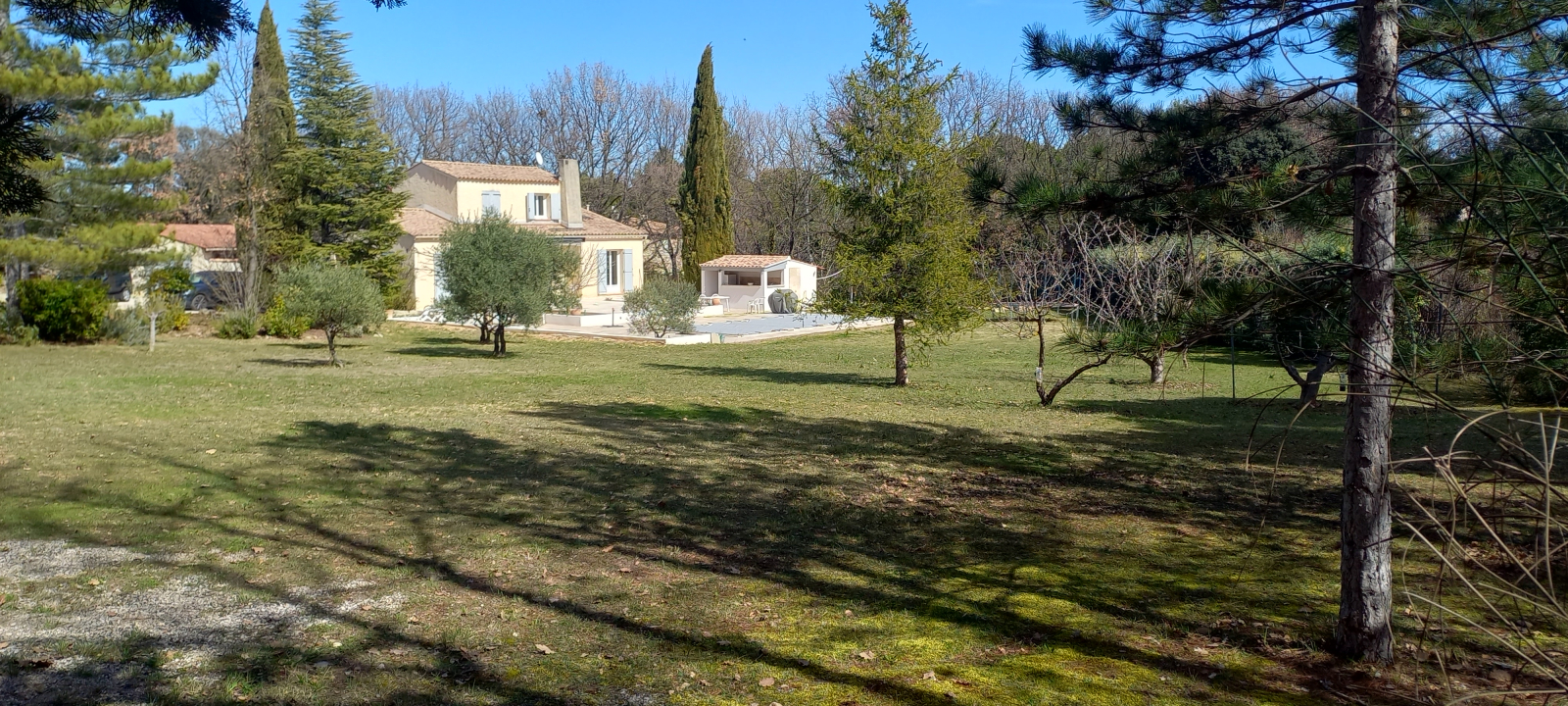 🌿 Auténtica atmósfera provenzalse Un refugio de paz en Provenza, entre Aix y Luberón