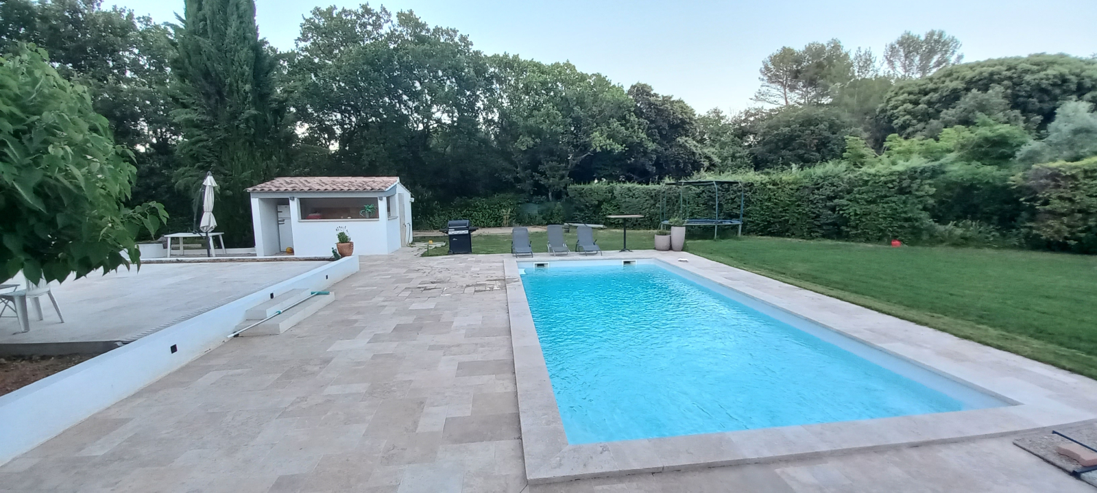 🌿 Auténtica atmósfera provenzalse Un refugio de paz en Provenza, entre Aix y Luberón