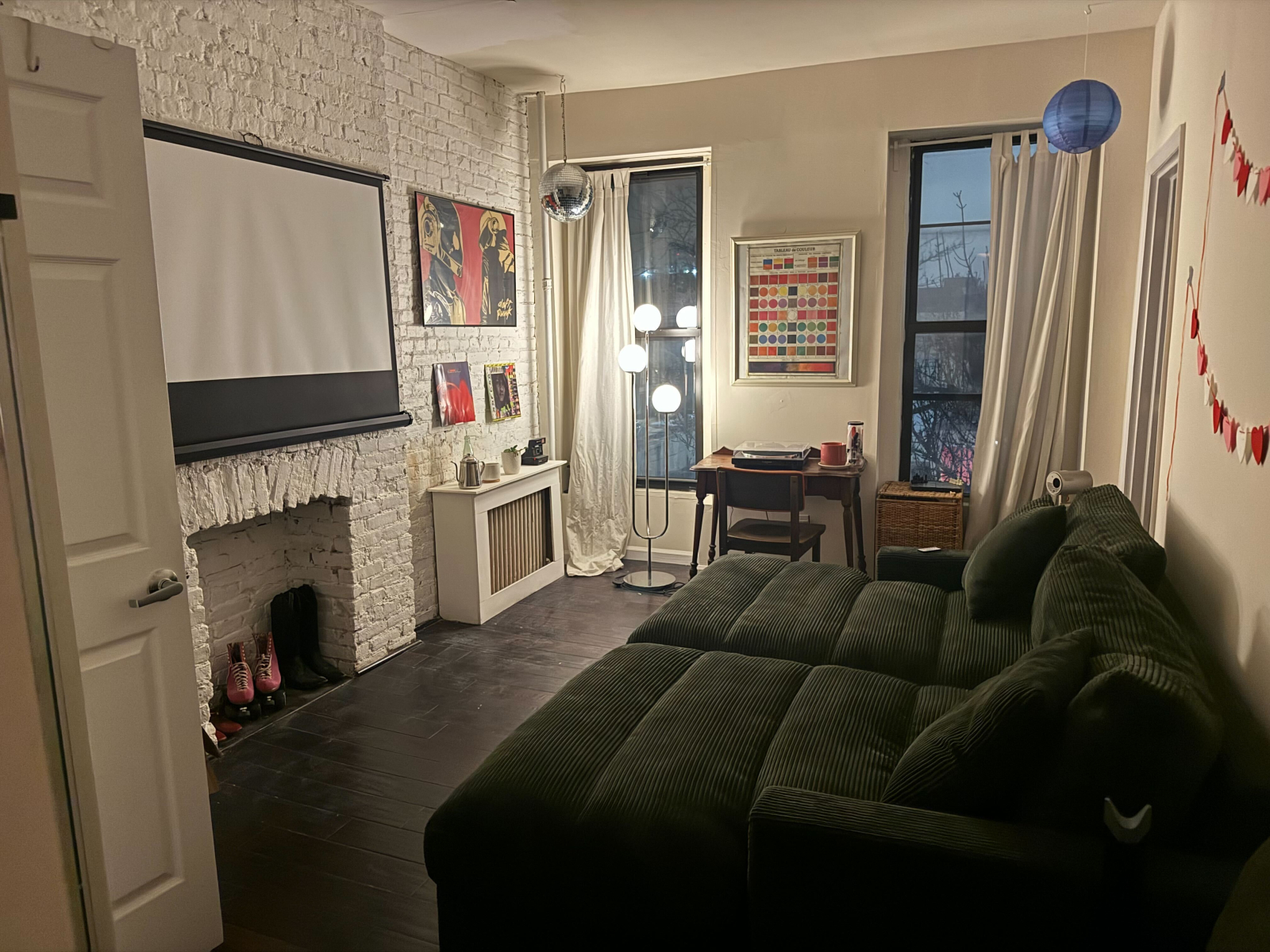Brooklyn creative 1+ bed with 3 sleeping spots (sleeps 4)