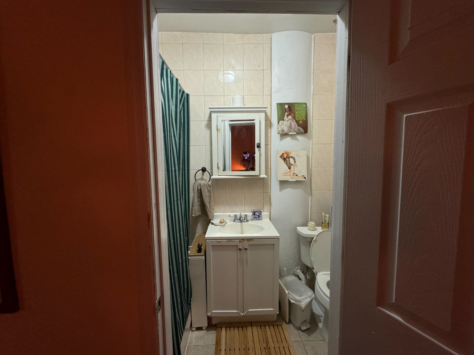 Brooklyn creative 1+ bed with 3 sleeping spots (sleeps 4)