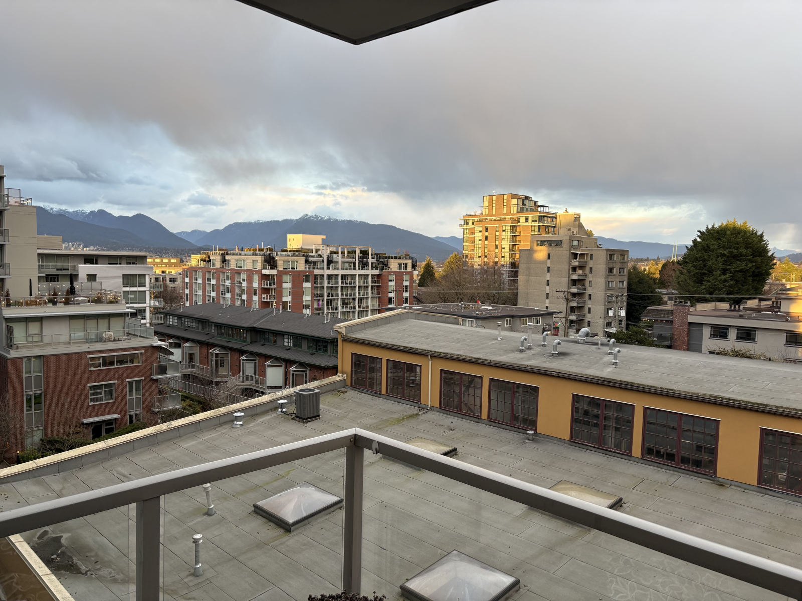 Gorgeous condo in the heart of Vancouver