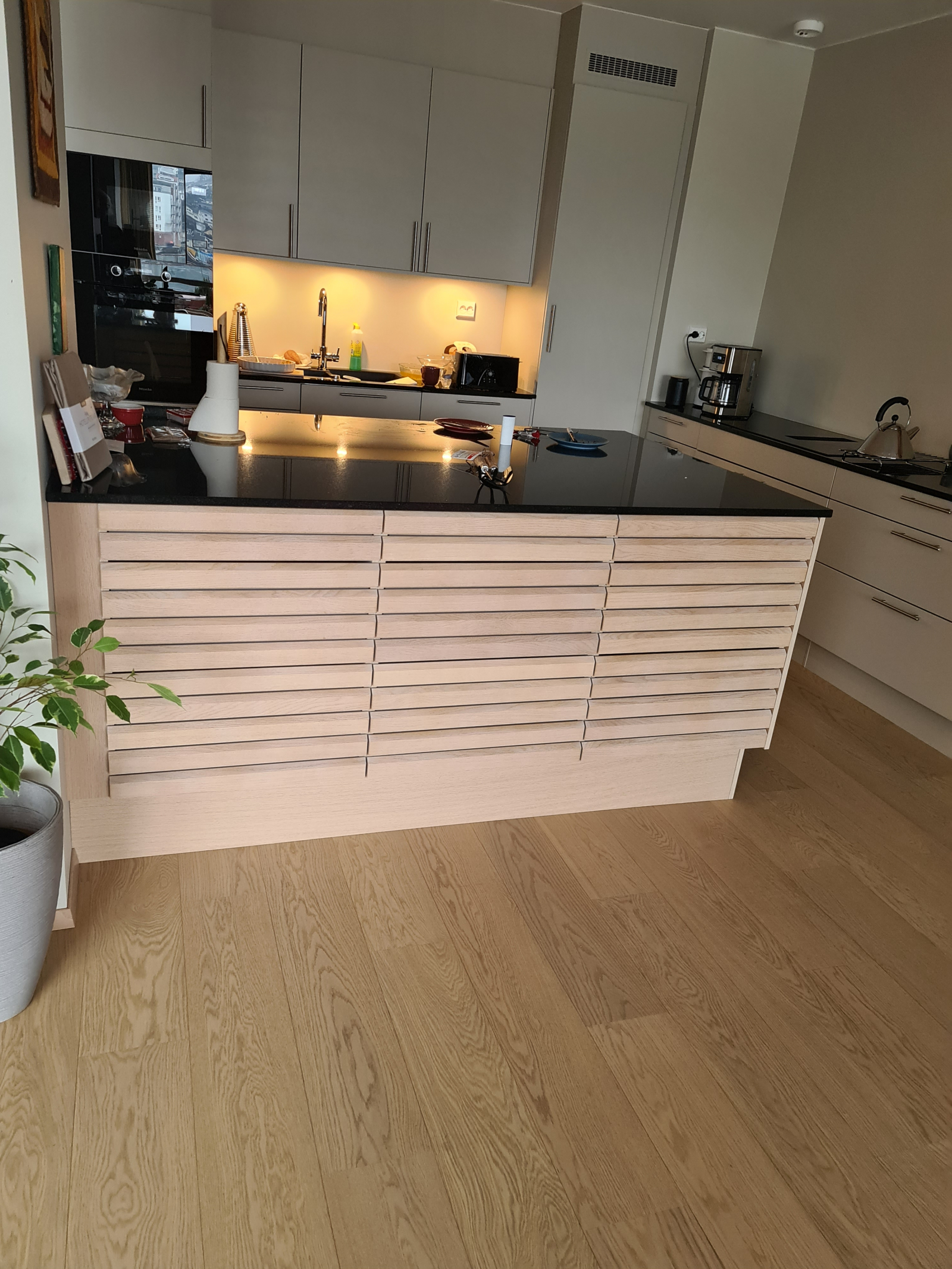 Light and airy 2 bed apartment