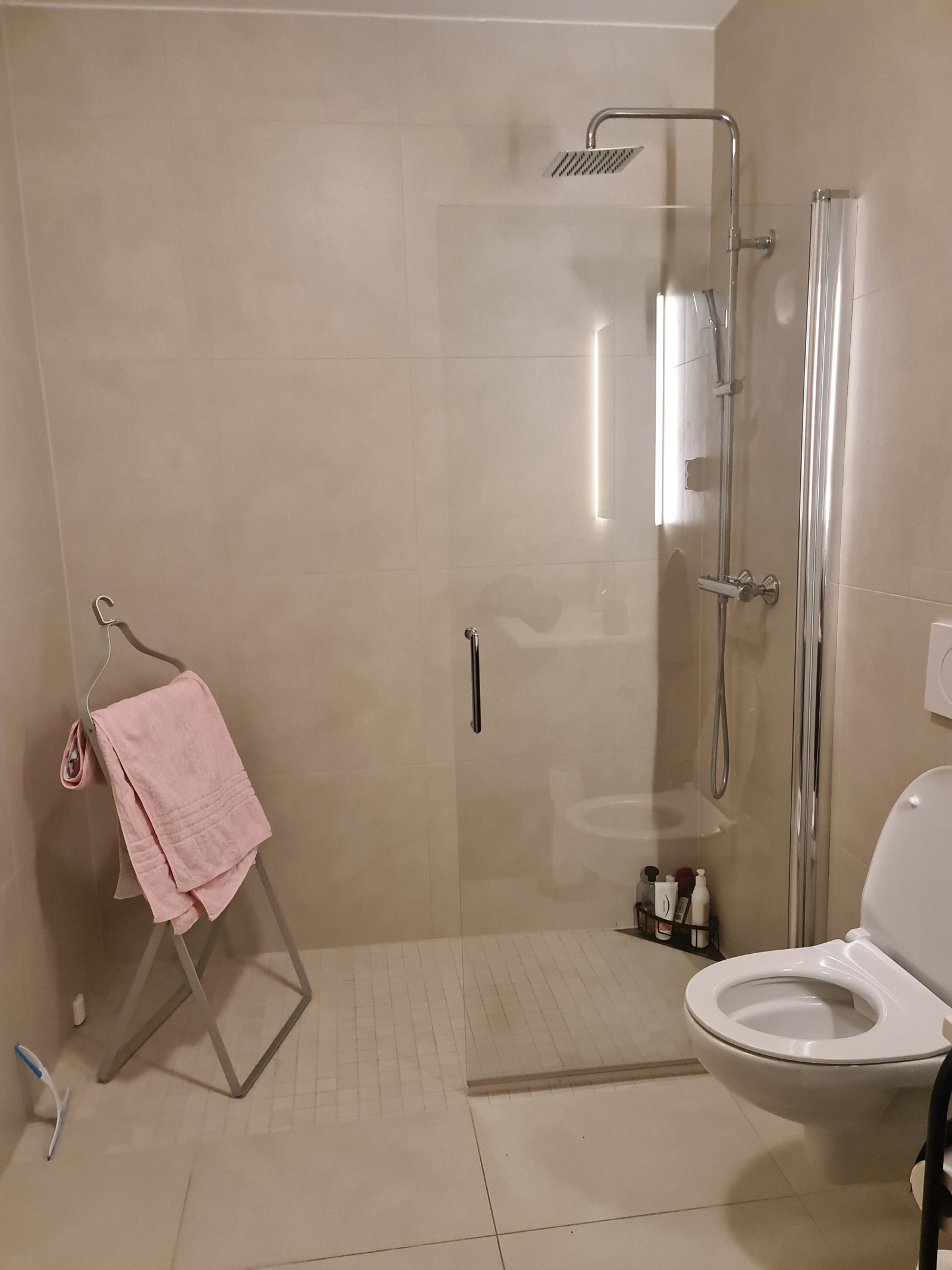 Light and airy 2 bed apartment