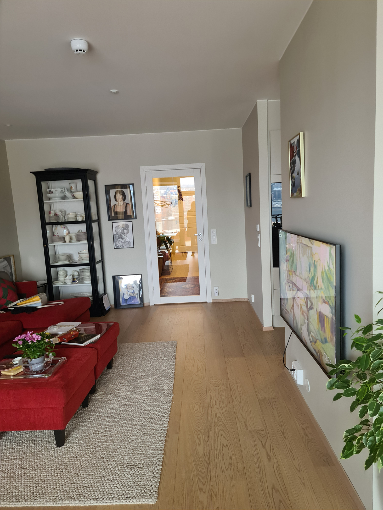 Light and airy 2 bed apartment