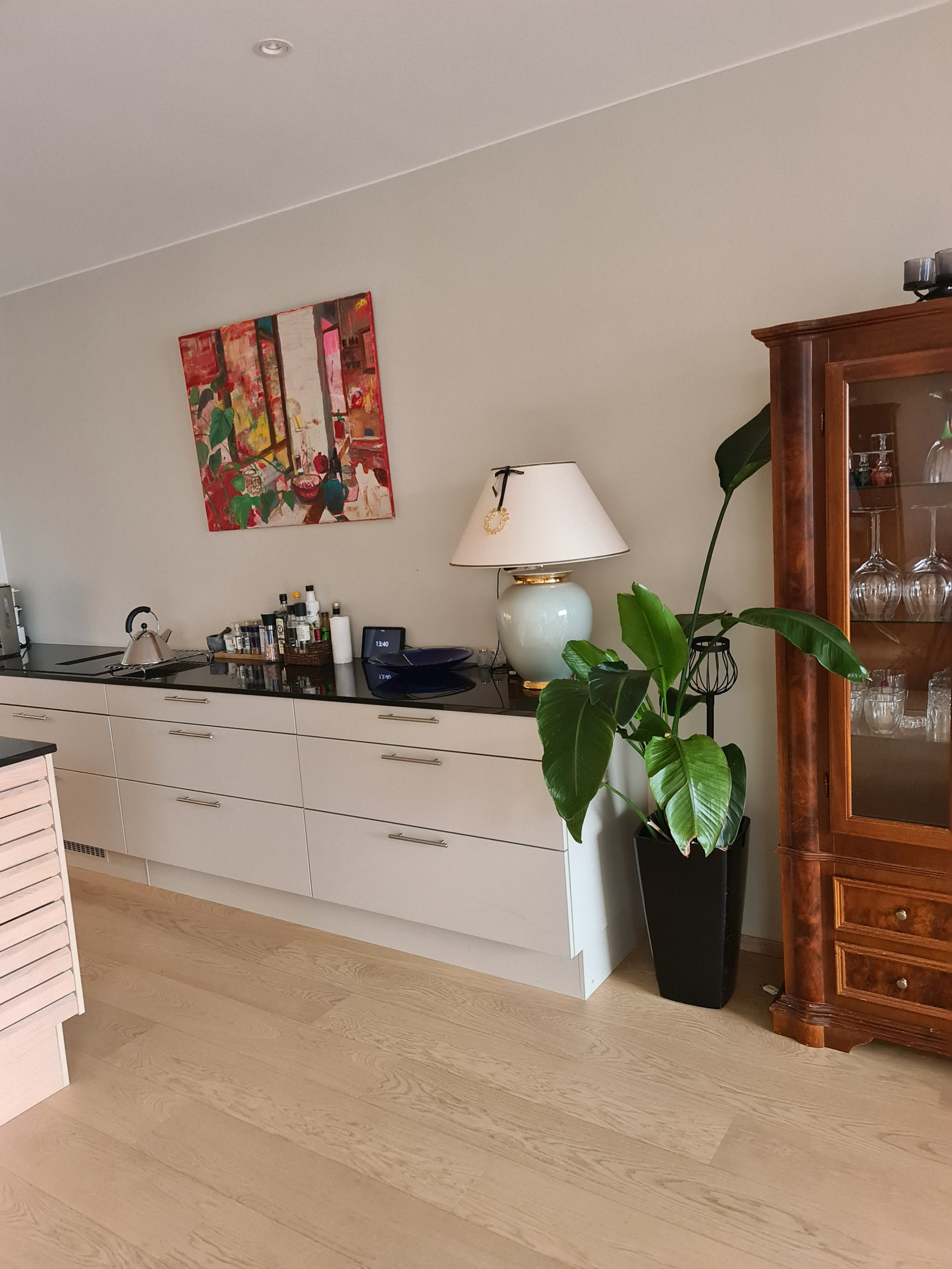 Light and airy 2 bed apartment